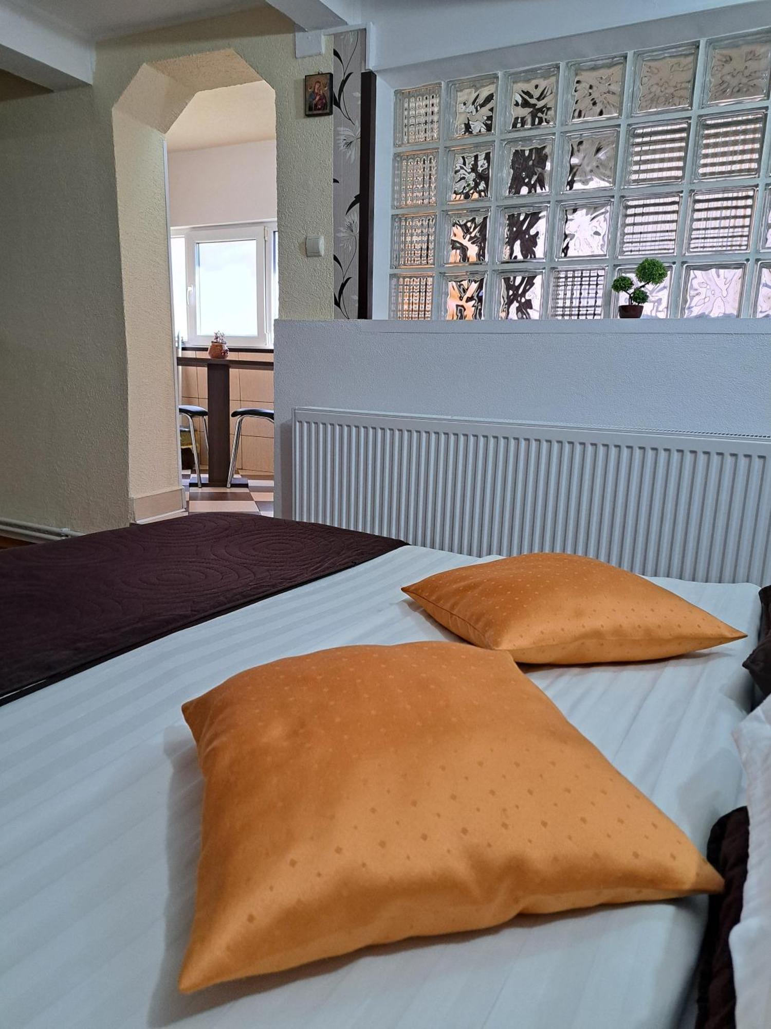 Shelby Accommodation -Adult Only- Sinaia Exterior foto
