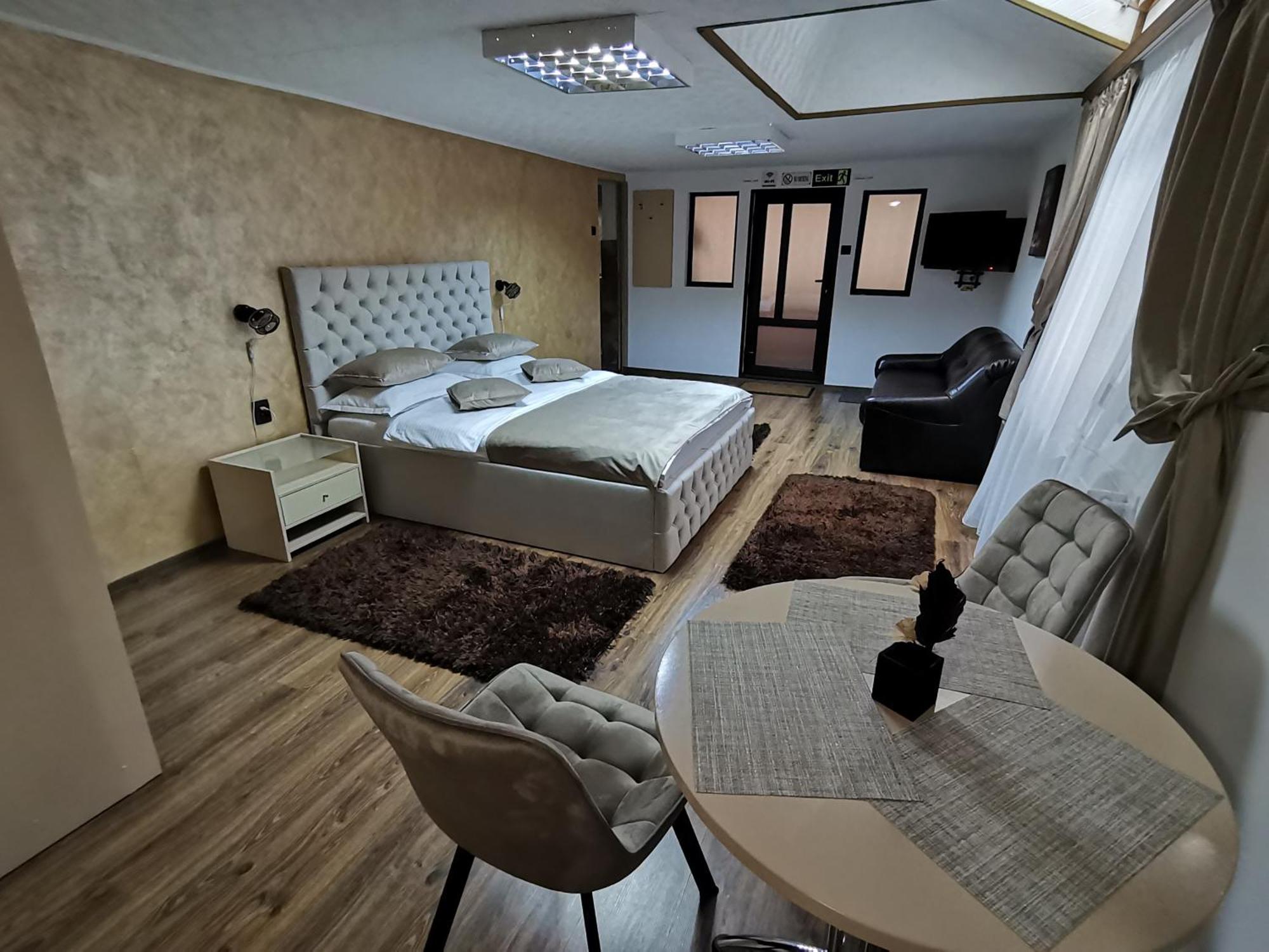 Shelby Accommodation -Adult Only- Sinaia Exterior foto